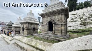 [P37] Pashupatinath » foto by Mika
 - 
<span class="allrVoted glyphicon glyphicon-heart hidden" id="av1507310"></span>
<a class="m-l-10 hidden" id="sv1507310" onclick="voting_Foto_DelVot(,1507310,7929)" role="button">șterge vot <span class="glyphicon glyphicon-remove"></span></a>
<a id="v91507310" class=" c-red"  onclick="voting_Foto_SetVot(1507310)" role="button"><span class="glyphicon glyphicon-heart-empty"></span> <b>LIKE</b> = Votează poza</a> <img class="hidden"  id="f1507310W9" src="/imagini/loader.gif" border="0" /><span class="AjErrMes hidden" id="e1507310ErM"></span>