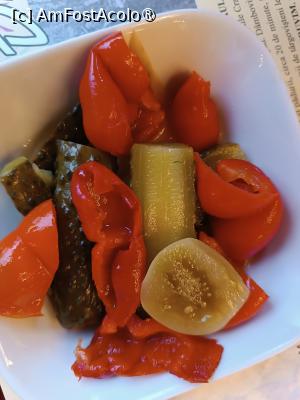 [P11] Salată de murături asortate » foto by laurand
 - 
<span class="allrVoted glyphicon glyphicon-heart hidden" id="av1487737"></span>
<a class="m-l-10 hidden" id="sv1487737" onclick="voting_Foto_DelVot(,1487737,7936)" role="button">șterge vot <span class="glyphicon glyphicon-remove"></span></a>
<a id="v91487737" class=" c-red"  onclick="voting_Foto_SetVot(1487737)" role="button"><span class="glyphicon glyphicon-heart-empty"></span> <b>LIKE</b> = Votează poza</a> <img class="hidden"  id="f1487737W9" src="/imagini/loader.gif" border="0" /><span class="AjErrMes hidden" id="e1487737ErM"></span>