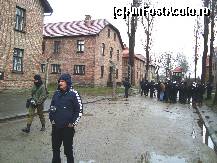 [P02] Auschwitz - Cladiri ale administratiei lagarului.
Grupul de vizitatori israelieni, in uniforma. » foto by popescu.borsa*
 - 
<span class="allrVoted glyphicon glyphicon-heart hidden" id="av160491"></span>
<a class="m-l-10 hidden" id="sv160491" onclick="voting_Foto_DelVot(,160491,7968)" role="button">șterge vot <span class="glyphicon glyphicon-remove"></span></a>
<a id="v9160491" class=" c-red"  onclick="voting_Foto_SetVot(160491)" role="button"><span class="glyphicon glyphicon-heart-empty"></span> <b>LIKE</b> = Votează poza</a> <img class="hidden"  id="f160491W9" src="/imagini/loader.gif" border="0" /><span class="AjErrMes hidden" id="e160491ErM"></span>