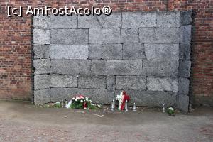 [P38] Pamięci i Muzeum Auschwitz-Birkenau, Auschwitz I, Curtea dintre Blocurile 10 și 11, Zidul morții... » foto by mprofeanu
 - 
<span class="allrVoted glyphicon glyphicon-heart hidden" id="av1360644"></span>
<a class="m-l-10 hidden" id="sv1360644" onclick="voting_Foto_DelVot(,1360644,7968)" role="button">șterge vot <span class="glyphicon glyphicon-remove"></span></a>
<a id="v91360644" class=" c-red"  onclick="voting_Foto_SetVot(1360644)" role="button"><span class="glyphicon glyphicon-heart-empty"></span> <b>LIKE</b> = Votează poza</a> <img class="hidden"  id="f1360644W9" src="/imagini/loader.gif" border="0" /><span class="AjErrMes hidden" id="e1360644ErM"></span>