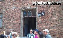 [P15] Zaglada Exterminaţion, baraca nr. 4 cu mărturii foto şi scrise din lagărul de muncă şi exterminare Auschwitz I. Memorialul Auschwitz Polonia.  » foto by traian.leuca †
 - 
<span class="allrVoted glyphicon glyphicon-heart hidden" id="av488530"></span>
<a class="m-l-10 hidden" id="sv488530" onclick="voting_Foto_DelVot(,488530,7968)" role="button">șterge vot <span class="glyphicon glyphicon-remove"></span></a>
<a id="v9488530" class=" c-red"  onclick="voting_Foto_SetVot(488530)" role="button"><span class="glyphicon glyphicon-heart-empty"></span> <b>LIKE</b> = Votează poza</a> <img class="hidden"  id="f488530W9" src="/imagini/loader.gif" border="0" /><span class="AjErrMes hidden" id="e488530ErM"></span>