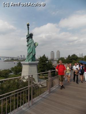 [P53] Tokyo, Odaiba, Statuia Libertății Japoneze văzută de pe un pod de lemn și alee ce trec prin parcul de pe faleză » foto by mprofeanu
 - 
<span class="allrVoted glyphicon glyphicon-heart hidden" id="av756065"></span>
<a class="m-l-10 hidden" id="sv756065" onclick="voting_Foto_DelVot(,756065,7999)" role="button">șterge vot <span class="glyphicon glyphicon-remove"></span></a>
<a id="v9756065" class=" c-red"  onclick="voting_Foto_SetVot(756065)" role="button"><span class="glyphicon glyphicon-heart-empty"></span> <b>LIKE</b> = Votează poza</a> <img class="hidden"  id="f756065W9" src="/imagini/loader.gif" border="0" /><span class="AjErrMes hidden" id="e756065ErM"></span>