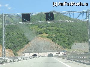 [P02] Autostrada trece prin doua tuneluri in lungime de 5,8 km.  » foto by dan_calatorul
 - 
<span class="allrVoted glyphicon glyphicon-heart hidden" id="av435427"></span>
<a class="m-l-10 hidden" id="sv435427" onclick="voting_Foto_DelVot(,435427,8016)" role="button">șterge vot <span class="glyphicon glyphicon-remove"></span></a>
<a id="v9435427" class=" c-red"  onclick="voting_Foto_SetVot(435427)" role="button"><span class="glyphicon glyphicon-heart-empty"></span> <b>LIKE</b> = Votează poza</a> <img class="hidden"  id="f435427W9" src="/imagini/loader.gif" border="0" /><span class="AjErrMes hidden" id="e435427ErM"></span>