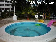 [P17] Hotel Scoica - Piscina pentru copii. » foto by Horia
 - 
<span class="allrVoted glyphicon glyphicon-heart hidden" id="av164887"></span>
<a class="m-l-10 hidden" id="sv164887" onclick="voting_Foto_DelVot(,164887,8042)" role="button">șterge vot <span class="glyphicon glyphicon-remove"></span></a>
<a id="v9164887" class=" c-red"  onclick="voting_Foto_SetVot(164887)" role="button"><span class="glyphicon glyphicon-heart-empty"></span> <b>LIKE</b> = Votează poza</a> <img class="hidden"  id="f164887W9" src="/imagini/loader.gif" border="0" /><span class="AjErrMes hidden" id="e164887ErM"></span>