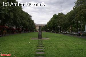 [P11] Capătul sud-vestic al parcului Kaiserplatz, cu monumentul închinat memoriei celor 600 de cetățeni ai Bonnului, victime ale nazismului.  » foto by Costi
 - 
<span class="allrVoted glyphicon glyphicon-heart hidden" id="av748749"></span>
<a class="m-l-10 hidden" id="sv748749" onclick="voting_Foto_DelVot(,748749,8043)" role="button">șterge vot <span class="glyphicon glyphicon-remove"></span></a>
<a id="v9748749" class=" c-red"  onclick="voting_Foto_SetVot(748749)" role="button"><span class="glyphicon glyphicon-heart-empty"></span> <b>LIKE</b> = Votează poza</a> <img class="hidden"  id="f748749W9" src="/imagini/loader.gif" border="0" /><span class="AjErrMes hidden" id="e748749ErM"></span>