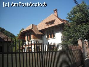 [P39] Casa cea frumoasă, în ansamblu.  » foto by Zoazore
 - 
<span class="allrVoted glyphicon glyphicon-heart hidden" id="av783873"></span>
<a class="m-l-10 hidden" id="sv783873" onclick="voting_Foto_DelVot(,783873,8046)" role="button">șterge vot <span class="glyphicon glyphicon-remove"></span></a>
<a id="v9783873" class=" c-red"  onclick="voting_Foto_SetVot(783873)" role="button"><span class="glyphicon glyphicon-heart-empty"></span> <b>LIKE</b> = Votează poza</a> <img class="hidden"  id="f783873W9" src="/imagini/loader.gif" border="0" /><span class="AjErrMes hidden" id="e783873ErM"></span>