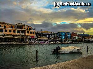 [P30] Taverne pe malul apei in Lefkas » foto by Muffin2009*
 - 
<span class="allrVoted glyphicon glyphicon-heart hidden" id="av441276"></span>
<a class="m-l-10 hidden" id="sv441276" onclick="voting_Foto_DelVot(,441276,8082)" role="button">șterge vot <span class="glyphicon glyphicon-remove"></span></a>
<a id="v9441276" class=" c-red"  onclick="voting_Foto_SetVot(441276)" role="button"><span class="glyphicon glyphicon-heart-empty"></span> <b>LIKE</b> = Votează poza</a> <img class="hidden"  id="f441276W9" src="/imagini/loader.gif" border="0" /><span class="AjErrMes hidden" id="e441276ErM"></span>