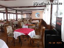 [P16] Giurgiu - Albatrosul Dunării, restaurantul de pe ponton. Puţină lume şi multă linişte la ora sosirii noastre.  » foto by iulianic
 - 
<span class="allrVoted glyphicon glyphicon-heart hidden" id="av414191"></span>
<a class="m-l-10 hidden" id="sv414191" onclick="voting_Foto_DelVot(,414191,8083)" role="button">șterge vot <span class="glyphicon glyphicon-remove"></span></a>
<a id="v9414191" class=" c-red"  onclick="voting_Foto_SetVot(414191)" role="button"><span class="glyphicon glyphicon-heart-empty"></span> <b>LIKE</b> = Votează poza</a> <img class="hidden"  id="f414191W9" src="/imagini/loader.gif" border="0" /><span class="AjErrMes hidden" id="e414191ErM"></span>