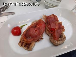 [P06] Pitești, Restaurant Trattoria, Cotlet de porc cu salvie, prosciutto crudo și roșii cherry » foto by mprofeanu
 - 
<span class="allrVoted glyphicon glyphicon-heart hidden" id="av1279507"></span>
<a class="m-l-10 hidden" id="sv1279507" onclick="voting_Foto_DelVot(,1279507,8103)" role="button">șterge vot <span class="glyphicon glyphicon-remove"></span></a>
<a id="v91279507" class=" c-red"  onclick="voting_Foto_SetVot(1279507)" role="button"><span class="glyphicon glyphicon-heart-empty"></span> <b>LIKE</b> = Votează poza</a> <img class="hidden"  id="f1279507W9" src="/imagini/loader.gif" border="0" /><span class="AjErrMes hidden" id="e1279507ErM"></span>