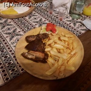 [P14]  Pitești, Restaurantul La Darius,  Coaste de porc la cuptor cu cartofi aurii și usturoi » foto by mprofeanu
 - 
<span class="allrVoted glyphicon glyphicon-heart hidden" id="av1450996"></span>
<a class="m-l-10 hidden" id="sv1450996" onclick="voting_Foto_DelVot(,1450996,8103)" role="button">șterge vot <span class="glyphicon glyphicon-remove"></span></a>
<a id="v91450996" class=" c-red"  onclick="voting_Foto_SetVot(1450996)" role="button"><span class="glyphicon glyphicon-heart-empty"></span> <b>LIKE</b> = Votează poza</a> <img class="hidden"  id="f1450996W9" src="/imagini/loader.gif" border="0" /><span class="AjErrMes hidden" id="e1450996ErM"></span>