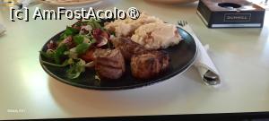 [P13] Pitești, Berăria-Restaurant Kell’s Craft Beer, Masa noastră cu Mușchiuleț de porc la grătar însoțit de piure rustic de cartofi și salată mixtă » foto by mprofeanu
 - 
<span class="allrVoted glyphicon glyphicon-heart hidden" id="av1489419"></span>
<a class="m-l-10 hidden" id="sv1489419" onclick="voting_Foto_DelVot(,1489419,8103)" role="button">șterge vot <span class="glyphicon glyphicon-remove"></span></a>
<a id="v91489419" class=" c-red"  onclick="voting_Foto_SetVot(1489419)" role="button"><span class="glyphicon glyphicon-heart-empty"></span> <b>LIKE</b> = Votează poza</a> <img class="hidden"  id="f1489419W9" src="/imagini/loader.gif" border="0" /><span class="AjErrMes hidden" id="e1489419ErM"></span>