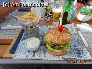 [P17] burger casa argeseana » foto by Yolanda
 - 
<span class="allrVoted glyphicon glyphicon-heart hidden" id="av1255869"></span>
<a class="m-l-10 hidden" id="sv1255869" onclick="voting_Foto_DelVot(,1255869,8103)" role="button">șterge vot <span class="glyphicon glyphicon-remove"></span></a>
<a id="v91255869" class=" c-red"  onclick="voting_Foto_SetVot(1255869)" role="button"><span class="glyphicon glyphicon-heart-empty"></span> <b>LIKE</b> = Votează poza</a> <img class="hidden"  id="f1255869W9" src="/imagini/loader.gif" border="0" /><span class="AjErrMes hidden" id="e1255869ErM"></span>