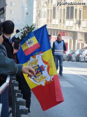 [P11] Steagul Regal pe Calea Victoriei.  » foto by tata123 🔱
 - 
<span class="allrVoted glyphicon glyphicon-heart hidden" id="av688791"></span>
<a class="m-l-10 hidden" id="sv688791" onclick="voting_Foto_DelVot(,688791,8128)" role="button">șterge vot <span class="glyphicon glyphicon-remove"></span></a>
<a id="v9688791" class=" c-red"  onclick="voting_Foto_SetVot(688791)" role="button"><span class="glyphicon glyphicon-heart-empty"></span> <b>LIKE</b> = Votează poza</a> <img class="hidden"  id="f688791W9" src="/imagini/loader.gif" border="0" /><span class="AjErrMes hidden" id="e688791ErM"></span>