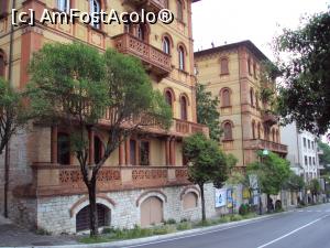 [P10] Clădiri Art Nouveau în apropiere de Piazza dei Partigiani.  » foto by Carmen Ion
 - 
<span class="allrVoted glyphicon glyphicon-heart hidden" id="av984455"></span>
<a class="m-l-10 hidden" id="sv984455" onclick="voting_Foto_DelVot(,984455,8154)" role="button">șterge vot <span class="glyphicon glyphicon-remove"></span></a>
<a id="v9984455" class=" c-red"  onclick="voting_Foto_SetVot(984455)" role="button"><span class="glyphicon glyphicon-heart-empty"></span> <b>LIKE</b> = Votează poza</a> <img class="hidden"  id="f984455W9" src="/imagini/loader.gif" border="0" /><span class="AjErrMes hidden" id="e984455ErM"></span>