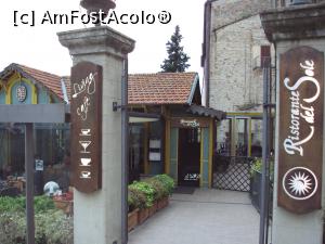 [P06] Ristorante del Sole, stația de metrou Pincetto.  » foto by Carmen Ion
 - 
<span class="allrVoted glyphicon glyphicon-heart hidden" id="av984451"></span>
<a class="m-l-10 hidden" id="sv984451" onclick="voting_Foto_DelVot(,984451,8154)" role="button">șterge vot <span class="glyphicon glyphicon-remove"></span></a>
<a id="v9984451" class=" c-red"  onclick="voting_Foto_SetVot(984451)" role="button"><span class="glyphicon glyphicon-heart-empty"></span> <b>LIKE</b> = Votează poza</a> <img class="hidden"  id="f984451W9" src="/imagini/loader.gif" border="0" /><span class="AjErrMes hidden" id="e984451ErM"></span>