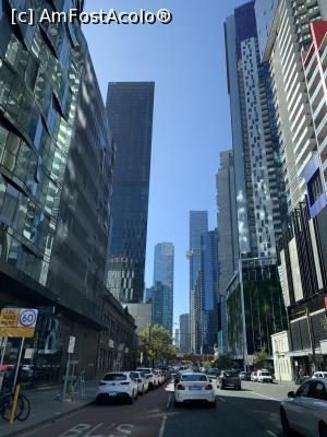 P07 [MAY-2023] Melbourne - pe stradă la umbra clădirilor înalte