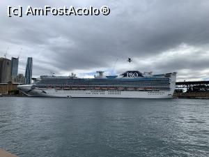 [P62] Această navă de croazieră a acoperit complet vederea spre cartierul The Rocks(după cum se observă nu încăpea pe sub podul Harbour Bridge.. » foto by AZE
 - 
<span class="allrVoted glyphicon glyphicon-heart hidden" id="av1388327"></span>
<a class="m-l-10 hidden" id="sv1388327" onclick="voting_Foto_DelVot(,1388327,8165)" role="button">șterge vot <span class="glyphicon glyphicon-remove"></span></a>
<a id="v91388327" class=" c-red"  onclick="voting_Foto_SetVot(1388327)" role="button"><span class="glyphicon glyphicon-heart-empty"></span> <b>LIKE</b> = Votează poza</a> <img class="hidden"  id="f1388327W9" src="/imagini/loader.gif" border="0" /><span class="AjErrMes hidden" id="e1388327ErM"></span>