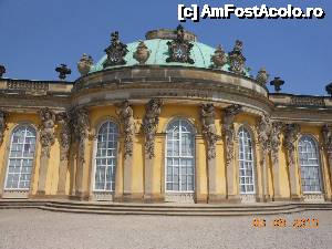 [P04] Potsdam - Palatul Sanssouci, Sala de marmură văzută din exterior.  » foto by iulianic
 - 
<span class="allrVoted glyphicon glyphicon-heart hidden" id="av488310"></span>
<a class="m-l-10 hidden" id="sv488310" onclick="voting_Foto_DelVot(,488310,8200)" role="button">șterge vot <span class="glyphicon glyphicon-remove"></span></a>
<a id="v9488310" class=" c-red"  onclick="voting_Foto_SetVot(488310)" role="button"><span class="glyphicon glyphicon-heart-empty"></span> <b>LIKE</b> = Votează poza</a> <img class="hidden"  id="f488310W9" src="/imagini/loader.gif" border="0" /><span class="AjErrMes hidden" id="e488310ErM"></span>