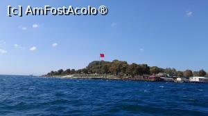 [P16] pe mare, steaguri turcesti mari sunt peste tot » foto by Yolanda
 - 
<span class="allrVoted glyphicon glyphicon-heart hidden" id="av1496302"></span>
<a class="m-l-10 hidden" id="sv1496302" onclick="voting_Foto_DelVot(,1496302,8221)" role="button">șterge vot <span class="glyphicon glyphicon-remove"></span></a>
<a id="v91496302" class=" c-red"  onclick="voting_Foto_SetVot(1496302)" role="button"><span class="glyphicon glyphicon-heart-empty"></span> <b>LIKE</b> = Votează poza</a> <img class="hidden"  id="f1496302W9" src="/imagini/loader.gif" border="0" /><span class="AjErrMes hidden" id="e1496302ErM"></span>