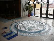 [P21] Jacuzzi de lângă piscină. În stânga se văd şi cele două mici bazine cu apă sărată.  » foto by urjanclaudiu
 - 
<span class="allrVoted glyphicon glyphicon-heart hidden" id="av414924"></span>
<a class="m-l-10 hidden" id="sv414924" onclick="voting_Foto_DelVot(,414924,8264)" role="button">șterge vot <span class="glyphicon glyphicon-remove"></span></a>
<a id="v9414924" class=" c-red"  onclick="voting_Foto_SetVot(414924)" role="button"><span class="glyphicon glyphicon-heart-empty"></span> <b>LIKE</b> = Votează poza</a> <img class="hidden"  id="f414924W9" src="/imagini/loader.gif" border="0" /><span class="AjErrMes hidden" id="e414924ErM"></span>