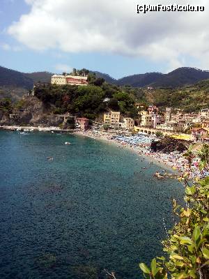 [P19] Priveliștea care se vede de pe poteca care leagă Monterosso al Mare de Vernazza » foto by maxIC
 - 
<span class="allrVoted glyphicon glyphicon-heart hidden" id="av666460"></span>
<a class="m-l-10 hidden" id="sv666460" onclick="voting_Foto_DelVot(,666460,8341)" role="button">șterge vot <span class="glyphicon glyphicon-remove"></span></a>
<a id="v9666460" class=" c-red"  onclick="voting_Foto_SetVot(666460)" role="button"><span class="glyphicon glyphicon-heart-empty"></span> <b>LIKE</b> = Votează poza</a> <img class="hidden"  id="f666460W9" src="/imagini/loader.gif" border="0" /><span class="AjErrMes hidden" id="e666460ErM"></span>