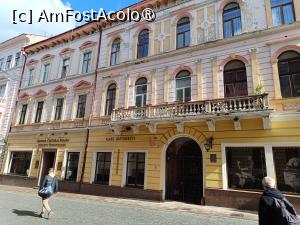 [P23] Cernăuți, Strada Kobylyans’koi, Centrul Cultural Român » foto by mprofeanu
 - 
<span class="allrVoted glyphicon glyphicon-heart hidden" id="av1507615"></span>
<a class="m-l-10 hidden" id="sv1507615" onclick="voting_Foto_DelVot(,1507615,8421)" role="button">șterge vot <span class="glyphicon glyphicon-remove"></span></a>
<a id="v91507615" class=" c-red"  onclick="voting_Foto_SetVot(1507615)" role="button"><span class="glyphicon glyphicon-heart-empty"></span> <b>LIKE</b> = Votează poza</a> <img class="hidden"  id="f1507615W9" src="/imagini/loader.gif" border="0" /><span class="AjErrMes hidden" id="e1507615ErM"></span>