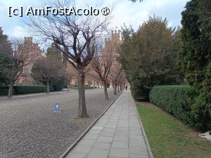 [P49] Cernăuți, Universitatea Națională „Iuri Fedkovici”, Curtea interioară și Aleile ce duc la Rectorat fostul Palat Mitropolitan, nu înfrunziseră pomii... » foto by mprofeanu
 - 
<span class="allrVoted glyphicon glyphicon-heart hidden" id="av1507641"></span>
<a class="m-l-10 hidden" id="sv1507641" onclick="voting_Foto_DelVot(,1507641,8421)" role="button">șterge vot <span class="glyphicon glyphicon-remove"></span></a>
<a id="v91507641" class=" c-red"  onclick="voting_Foto_SetVot(1507641)" role="button"><span class="glyphicon glyphicon-heart-empty"></span> <b>LIKE</b> = Votează poza</a> <img class="hidden"  id="f1507641W9" src="/imagini/loader.gif" border="0" /><span class="AjErrMes hidden" id="e1507641ErM"></span>