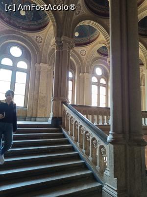 [P62] Cernăuți, Universitatea Națională „Iuri Fedkovici”, Rectoratul, Scara monumentală, urcăm la etaj... » foto by mprofeanu
 - 
<span class="allrVoted glyphicon glyphicon-heart hidden" id="av1507654"></span>
<a class="m-l-10 hidden" id="sv1507654" onclick="voting_Foto_DelVot(,1507654,8421)" role="button">șterge vot <span class="glyphicon glyphicon-remove"></span></a>
<a id="v91507654" class=" c-red"  onclick="voting_Foto_SetVot(1507654)" role="button"><span class="glyphicon glyphicon-heart-empty"></span> <b>LIKE</b> = Votează poza</a> <img class="hidden"  id="f1507654W9" src="/imagini/loader.gif" border="0" /><span class="AjErrMes hidden" id="e1507654ErM"></span>