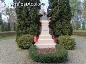 [P81] Cernăuți, Universitatea Națională „Iuri Fedkovici”, Parcul Dendrologic, Statuia Ahitectului ceh Josef Hlávka, Creatorul Reședinței Mitropoliților » foto by mprofeanu
 - 
<span class="allrVoted glyphicon glyphicon-heart hidden" id="av1507673"></span>
<a class="m-l-10 hidden" id="sv1507673" onclick="voting_Foto_DelVot(,1507673,8421)" role="button">șterge vot <span class="glyphicon glyphicon-remove"></span></a>
<a id="v91507673" class=" c-red"  onclick="voting_Foto_SetVot(1507673)" role="button"><span class="glyphicon glyphicon-heart-empty"></span> <b>LIKE</b> = Votează poza</a> <img class="hidden"  id="f1507673W9" src="/imagini/loader.gif" border="0" /><span class="AjErrMes hidden" id="e1507673ErM"></span>