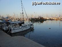 [P31] Larnaca - Vedere din port.  » foto by iulianic
 - 
<span class="allrVoted glyphicon glyphicon-heart hidden" id="av384196"></span>
<a class="m-l-10 hidden" id="sv384196" onclick="voting_Foto_DelVot(,384196,8430)" role="button">șterge vot <span class="glyphicon glyphicon-remove"></span></a>
<a id="v9384196" class=" c-red"  onclick="voting_Foto_SetVot(384196)" role="button"><span class="glyphicon glyphicon-heart-empty"></span> <b>LIKE</b> = Votează poza</a> <img class="hidden"  id="f384196W9" src="/imagini/loader.gif" border="0" /><span class="AjErrMes hidden" id="e384196ErM"></span>