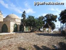 [P19] Larnaca imprejurimi - Hala Sultan Tekke sau Moscheea Umm Haram, mausoleul vazut din exterior.  » foto by iulianic
 - 
<span class="allrVoted glyphicon glyphicon-heart hidden" id="av384791"></span>
<a class="m-l-10 hidden" id="sv384791" onclick="voting_Foto_DelVot(,384791,8430)" role="button">șterge vot <span class="glyphicon glyphicon-remove"></span></a>
<a id="v9384791" class=" c-red"  onclick="voting_Foto_SetVot(384791)" role="button"><span class="glyphicon glyphicon-heart-empty"></span> <b>LIKE</b> = Votează poza</a> <img class="hidden"  id="f384791W9" src="/imagini/loader.gif" border="0" /><span class="AjErrMes hidden" id="e384791ErM"></span>