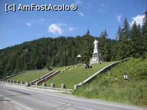 [P02] La 8 kilometri de Topliţa (pe drumul către Borsec) se află Mausoleul Eroilor Români căzuţi în Primul Război Mondial.  » foto by Floryn81
 - 
<span class="allrVoted glyphicon glyphicon-heart hidden" id="av883142"></span>
<a class="m-l-10 hidden" id="sv883142" onclick="voting_Foto_DelVot(,883142,8452)" role="button">șterge vot <span class="glyphicon glyphicon-remove"></span></a>
<a id="v9883142" class=" c-red"  onclick="voting_Foto_SetVot(883142)" role="button"><span class="glyphicon glyphicon-heart-empty"></span> <b>LIKE</b> = Votează poza</a> <img class="hidden"  id="f883142W9" src="/imagini/loader.gif" border="0" /><span class="AjErrMes hidden" id="e883142ErM"></span>