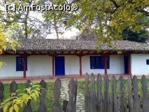 [P36] Muzeul Satului Bucuresti.Casa din Dobrogea de Sud-Ostrov,Constanta. » foto by Floria
 - 
<span class="allrVoted glyphicon glyphicon-heart hidden" id="av1218603"></span>
<a class="m-l-10 hidden" id="sv1218603" onclick="voting_Foto_DelVot(,1218603,8488)" role="button">șterge vot <span class="glyphicon glyphicon-remove"></span></a>
<a id="v91218603" class=" c-red"  onclick="voting_Foto_SetVot(1218603)" role="button"><span class="glyphicon glyphicon-heart-empty"></span> <b>LIKE</b> = Votează poza</a> <img class="hidden"  id="f1218603W9" src="/imagini/loader.gif" border="0" /><span class="AjErrMes hidden" id="e1218603ErM"></span>