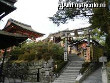 [P38] Intrarea la Sanctuarul Jishu, aflat in spatele Templului Kiyomizu-dera.  » foto by TraianS
 - 
<span class="allrVoted glyphicon glyphicon-heart hidden" id="av410900"></span>
<a class="m-l-10 hidden" id="sv410900" onclick="voting_Foto_DelVot(,410900,8571)" role="button">șterge vot <span class="glyphicon glyphicon-remove"></span></a>
<a id="v9410900" class=" c-red"  onclick="voting_Foto_SetVot(410900)" role="button"><span class="glyphicon glyphicon-heart-empty"></span> <b>LIKE</b> = Votează poza</a> <img class="hidden"  id="f410900W9" src="/imagini/loader.gif" border="0" /><span class="AjErrMes hidden" id="e410900ErM"></span>