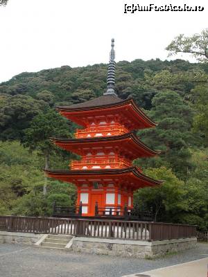 [P109] Kyoto, Templul Kiyomizu-dera, Tower Koyasu, Pagoda cu trei nivele » foto by mprofeanu
 - 
<span class="allrVoted glyphicon glyphicon-heart hidden" id="av705465"></span>
<a class="m-l-10 hidden" id="sv705465" onclick="voting_Foto_DelVot(,705465,8571)" role="button">șterge vot <span class="glyphicon glyphicon-remove"></span></a>
<a id="v9705465" class=" c-red"  onclick="voting_Foto_SetVot(705465)" role="button"><span class="glyphicon glyphicon-heart-empty"></span> <b>LIKE</b> = Votează poza</a> <img class="hidden"  id="f705465W9" src="/imagini/loader.gif" border="0" /><span class="AjErrMes hidden" id="e705465ErM"></span>