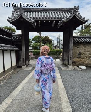 [P01] Din punct de vedere istoric, Tenryu-ji este primul dintre cele mai importante cinci temple zen din Kyoto, fondat ca templu principal al sectei budiste Rinzai, de catre shogunul Ashikaga Takauji, pentru a onora viata imparatului Go-Daigo, care a murit in acelasi an al constructiei sale. De-a lungul secolelor, structura templului a ars de multe ori, insa astazi este un sit al Patrimoniului Mondial UNESCO si una dintre cele mai vizitate locatii din Kyoto. » foto by geani anto
 - 
<span class="allrVoted glyphicon glyphicon-heart hidden" id="av1464360"></span>
<a class="m-l-10 hidden" id="sv1464360" onclick="voting_Foto_DelVot(,1464360,8571)" role="button">șterge vot <span class="glyphicon glyphicon-remove"></span></a>
<a id="v91464360" class=" c-red"  onclick="voting_Foto_SetVot(1464360)" role="button"><span class="glyphicon glyphicon-heart-empty"></span> <b>LIKE</b> = Votează poza</a> <img class="hidden"  id="f1464360W9" src="/imagini/loader.gif" border="0" /><span class="AjErrMes hidden" id="e1464360ErM"></span>