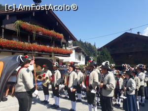 [P34] Krapfen Fest – Festivalul gogoșilor de la Schwendan - parada populară.  » foto by Aurici
 - 
<span class="allrVoted glyphicon glyphicon-heart hidden" id="av1039892"></span>
<a class="m-l-10 hidden" id="sv1039892" onclick="voting_Foto_DelVot(,1039892,8584)" role="button">șterge vot <span class="glyphicon glyphicon-remove"></span></a>
<a id="v91039892" class=" c-red"  onclick="voting_Foto_SetVot(1039892)" role="button"><span class="glyphicon glyphicon-heart-empty"></span> <b>LIKE</b> = Votează poza</a> <img class="hidden"  id="f1039892W9" src="/imagini/loader.gif" border="0" /><span class="AjErrMes hidden" id="e1039892ErM"></span>