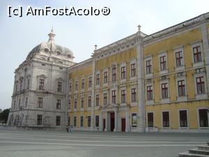 [P02] Palacio Mafra -un gigant lung de 232 de metri cu 1200 de camere, 4500 de usi si ferestre, 154 de scari, construit de regele Joao V.  » foto by mireille
 - 
<span class="allrVoted glyphicon glyphicon-heart hidden" id="av844721"></span>
<a class="m-l-10 hidden" id="sv844721" onclick="voting_Foto_DelVot(,844721,8613)" role="button">șterge vot <span class="glyphicon glyphicon-remove"></span></a>
<a id="v9844721" class=" c-red"  onclick="voting_Foto_SetVot(844721)" role="button"><span class="glyphicon glyphicon-heart-empty"></span> <b>LIKE</b> = Votează poza</a> <img class="hidden"  id="f844721W9" src="/imagini/loader.gif" border="0" /><span class="AjErrMes hidden" id="e844721ErM"></span>