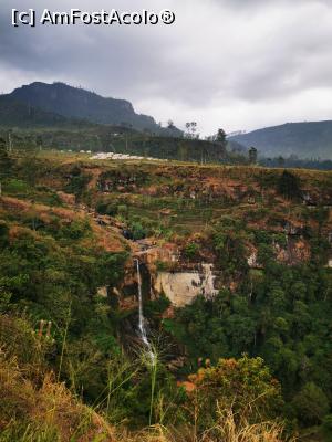 [P30] Ramboda Falls în depărtare » foto by cata2106
 - 
<span class="allrVoted glyphicon glyphicon-heart hidden" id="av1298654"></span>
<a class="m-l-10 hidden" id="sv1298654" onclick="voting_Foto_DelVot(,1298654,8783)" role="button">șterge vot <span class="glyphicon glyphicon-remove"></span></a>
<a id="v91298654" class=" c-red"  onclick="voting_Foto_SetVot(1298654)" role="button"><span class="glyphicon glyphicon-heart-empty"></span> <b>LIKE</b> = Votează poza</a> <img class="hidden"  id="f1298654W9" src="/imagini/loader.gif" border="0" /><span class="AjErrMes hidden" id="e1298654ErM"></span>