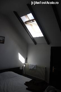 [P11] Fereastra tip velux si usa care nu stim unde dadea...  » foto by cris_kiri
 - 
<span class="allrVoted glyphicon glyphicon-heart hidden" id="av345956"></span>
<a class="m-l-10 hidden" id="sv345956" onclick="voting_Foto_DelVot(,345956,8820)" role="button">șterge vot <span class="glyphicon glyphicon-remove"></span></a>
<a id="v9345956" class=" c-red"  onclick="voting_Foto_SetVot(345956)" role="button"><span class="glyphicon glyphicon-heart-empty"></span> <b>LIKE</b> = Votează poza</a> <img class="hidden"  id="f345956W9" src="/imagini/loader.gif" border="0" /><span class="AjErrMes hidden" id="e345956ErM"></span>