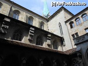 [P12] Zürich - Biserica Fraumünster, arhitectura.  » foto by iulianic
 - 
<span class="allrVoted glyphicon glyphicon-heart hidden" id="av417840"></span>
<a class="m-l-10 hidden" id="sv417840" onclick="voting_Foto_DelVot(,417840,8927)" role="button">șterge vot <span class="glyphicon glyphicon-remove"></span></a>
<a id="v9417840" class=" c-red"  onclick="voting_Foto_SetVot(417840)" role="button"><span class="glyphicon glyphicon-heart-empty"></span> <b>LIKE</b> = Votează poza</a> <img class="hidden"  id="f417840W9" src="/imagini/loader.gif" border="0" /><span class="AjErrMes hidden" id="e417840ErM"></span>