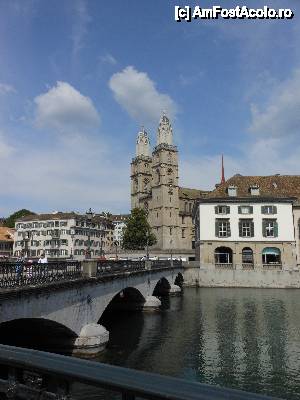 [P16] Zürich - Râul Limmat şi podul spre Catedrala Grossmünster.  » foto by iulianic
 - 
<span class="allrVoted glyphicon glyphicon-heart hidden" id="av417844"></span>
<a class="m-l-10 hidden" id="sv417844" onclick="voting_Foto_DelVot(,417844,8927)" role="button">șterge vot <span class="glyphicon glyphicon-remove"></span></a>
<a id="v9417844" class=" c-red"  onclick="voting_Foto_SetVot(417844)" role="button"><span class="glyphicon glyphicon-heart-empty"></span> <b>LIKE</b> = Votează poza</a> <img class="hidden"  id="f417844W9" src="/imagini/loader.gif" border="0" /><span class="AjErrMes hidden" id="e417844ErM"></span>