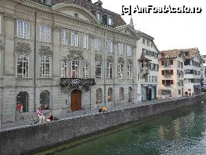 [P18] Zürich - Râul Limmat şi una dintre clădirile frumoase care îl mărginesc.  » foto by iulianic
 - 
<span class="allrVoted glyphicon glyphicon-heart hidden" id="av417846"></span>
<a class="m-l-10 hidden" id="sv417846" onclick="voting_Foto_DelVot(,417846,8927)" role="button">șterge vot <span class="glyphicon glyphicon-remove"></span></a>
<a id="v9417846" class=" c-red"  onclick="voting_Foto_SetVot(417846)" role="button"><span class="glyphicon glyphicon-heart-empty"></span> <b>LIKE</b> = Votează poza</a> <img class="hidden"  id="f417846W9" src="/imagini/loader.gif" border="0" /><span class="AjErrMes hidden" id="e417846ErM"></span>