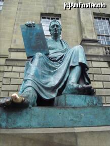 [P69] David Hume, statuie facuta in 1995. » foto by TraianS
 - 
<span class="allrVoted glyphicon glyphicon-heart hidden" id="av204708"></span>
<a class="m-l-10 hidden" id="sv204708" onclick="voting_Foto_DelVot(,204708,9014)" role="button">șterge vot <span class="glyphicon glyphicon-remove"></span></a>
<a id="v9204708" class=" c-red"  onclick="voting_Foto_SetVot(204708)" role="button"><span class="glyphicon glyphicon-heart-empty"></span> <b>LIKE</b> = Votează poza</a> <img class="hidden"  id="f204708W9" src="/imagini/loader.gif" border="0" /><span class="AjErrMes hidden" id="e204708ErM"></span>