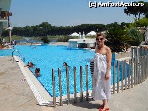 [P09] Piscina (hotelului), lacurile in spate, terenul de Golf, padurea, in fundal muntii si peste 'toti' si 'toate' MIREASA mea eclipseaza TOT: P!  » foto by Stele in gene
 - 
<span class="allrVoted glyphicon glyphicon-heart hidden" id="av526726"></span>
<a class="m-l-10 hidden" id="sv526726" onclick="voting_Foto_DelVot(,526726,9042)" role="button">șterge vot <span class="glyphicon glyphicon-remove"></span></a>
<a id="v9526726" class=" c-red"  onclick="voting_Foto_SetVot(526726)" role="button"><span class="glyphicon glyphicon-heart-empty"></span> <b>LIKE</b> = Votează poza</a> <img class="hidden"  id="f526726W9" src="/imagini/loader.gif" border="0" /><span class="AjErrMes hidden" id="e526726ErM"></span>