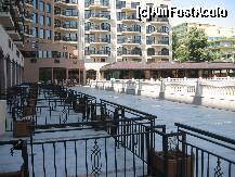 [P01] Vedere de pe balcon spre restaurant » foto by gattasalvaje
 - 
<span class="allrVoted glyphicon glyphicon-heart hidden" id="av253313"></span>
<a class="m-l-10 hidden" id="sv253313" onclick="voting_Foto_DelVot(,253313,9135)" role="button">șterge vot <span class="glyphicon glyphicon-remove"></span></a>
<a id="v9253313" class=" c-red"  onclick="voting_Foto_SetVot(253313)" role="button"><span class="glyphicon glyphicon-heart-empty"></span> <b>LIKE</b> = Votează poza</a> <img class="hidden"  id="f253313W9" src="/imagini/loader.gif" border="0" /><span class="AjErrMes hidden" id="e253313ErM"></span>