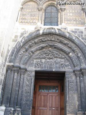 [P07] Uşă laterală. În timpan Judecata de apoi » foto by Michi
 - 
<span class="allrVoted glyphicon glyphicon-heart hidden" id="av517556"></span>
<a class="m-l-10 hidden" id="sv517556" onclick="voting_Foto_DelVot(,517556,9136)" role="button">șterge vot <span class="glyphicon glyphicon-remove"></span></a>
<a id="v9517556" class=" c-red"  onclick="voting_Foto_SetVot(517556)" role="button"><span class="glyphicon glyphicon-heart-empty"></span> <b>LIKE</b> = Votează poza</a> <img class="hidden"  id="f517556W9" src="/imagini/loader.gif" border="0" /><span class="AjErrMes hidden" id="e517556ErM"></span>