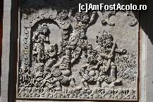 [P02] Detaliu fresca aflata pe peretii muzeului din Denpasar - reprezinta probabil o scena foarte 'normala ' in Bali : Lupta intre demoni si oameni ! » foto by Pami*
 - 
<span class="allrVoted glyphicon glyphicon-heart hidden" id="av216562"></span>
<a class="m-l-10 hidden" id="sv216562" onclick="voting_Foto_DelVot(,216562,9272)" role="button">șterge vot <span class="glyphicon glyphicon-remove"></span></a>
<a id="v9216562" class=" c-red"  onclick="voting_Foto_SetVot(216562)" role="button"><span class="glyphicon glyphicon-heart-empty"></span> <b>LIKE</b> = Votează poza</a> <img class="hidden"  id="f216562W9" src="/imagini/loader.gif" border="0" /><span class="AjErrMes hidden" id="e216562ErM"></span>