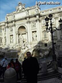 [P23] Fontana di Trevi, inghesuita intre cladiri. Incepea sa se ridice soarele sa puna in prim plan personajele principale. O fi gandit omu smecheria asta? » foto by TraianS
 - 
<span class="allrVoted glyphicon glyphicon-heart hidden" id="av181451"></span>
<a class="m-l-10 hidden" id="sv181451" onclick="voting_Foto_DelVot(,181451,9312)" role="button">șterge vot <span class="glyphicon glyphicon-remove"></span></a>
<a id="v9181451" class=" c-red"  onclick="voting_Foto_SetVot(181451)" role="button"><span class="glyphicon glyphicon-heart-empty"></span> <b>LIKE</b> = Votează poza</a> <img class="hidden"  id="f181451W9" src="/imagini/loader.gif" border="0" /><span class="AjErrMes hidden" id="e181451ErM"></span>