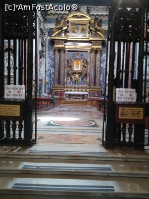 [P44] 44. ”Capela Paolină” adăpostește icoana ”Saulus Popoli Romani”. Din nefericire, în fotografia mea, nu este clară.  » foto by msnd
 - 
<span class="allrVoted glyphicon glyphicon-heart hidden" id="av861015"></span>
<a class="m-l-10 hidden" id="sv861015" onclick="voting_Foto_DelVot(,861015,9312)" role="button">șterge vot <span class="glyphicon glyphicon-remove"></span></a>
<a id="v9861015" class=" c-red"  onclick="voting_Foto_SetVot(861015)" role="button"><span class="glyphicon glyphicon-heart-empty"></span> <b>LIKE</b> = Votează poza</a> <img class="hidden"  id="f861015W9" src="/imagini/loader.gif" border="0" /><span class="AjErrMes hidden" id="e861015ErM"></span>